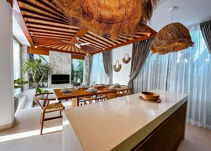 Villa Nakula - Architectural 3 Level 5 Mins To Canggu (Bali)