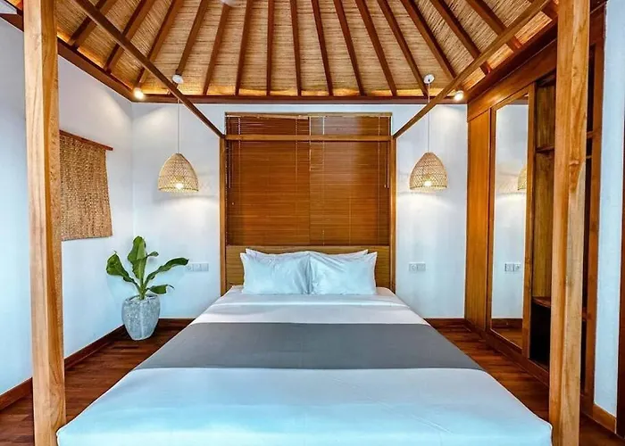 Villa Nakula - Architectural 3 Level 5 Mins To Canggu (Bali)